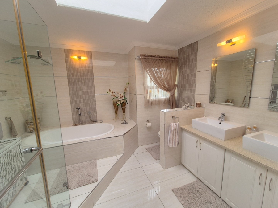 4 Bedroom Property for Sale in Maraldi Estate Free State